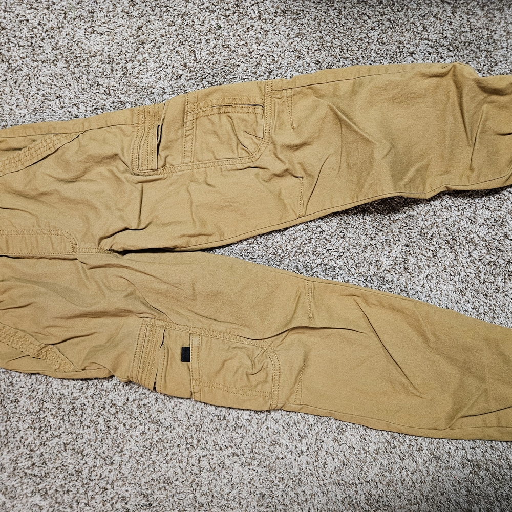Wrangler Tan Cargo Pants Relaxed Fit Durable Cotton